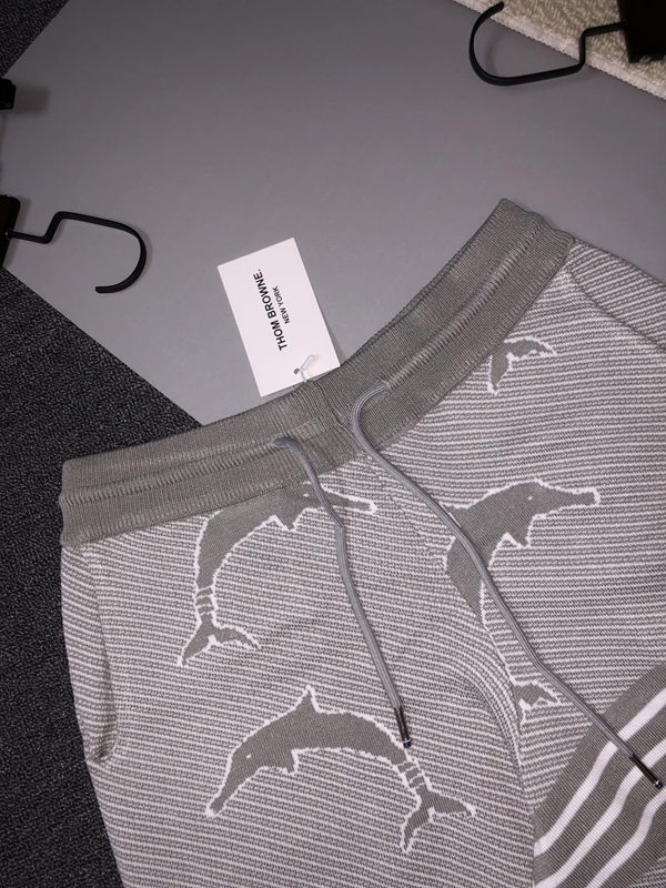 ブランドハーフパンツ側面デザイン